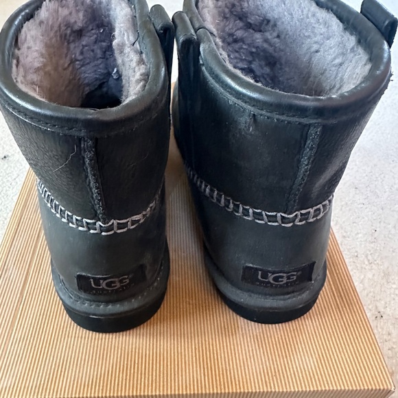 UGG Australia Classic Mini Stitch Boots Black Mens Size 8 Shearling Lined Winter main image 4